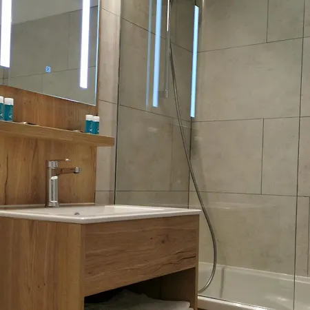 アパートホテル アパートシティ ナンシー 3*