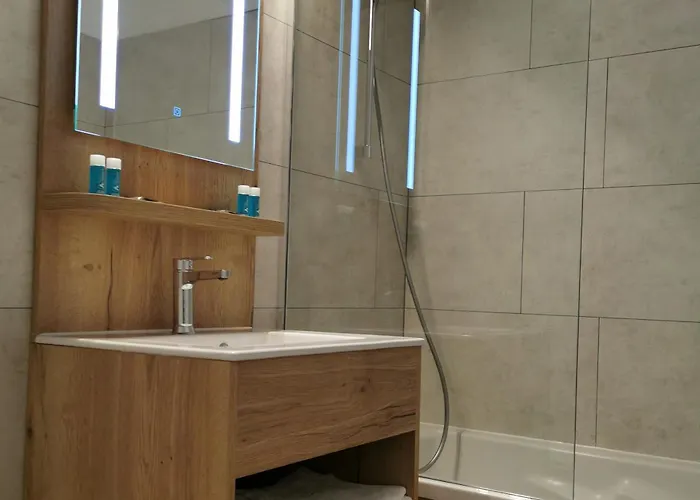 アパートホテル アパートシティ ナンシー 3*